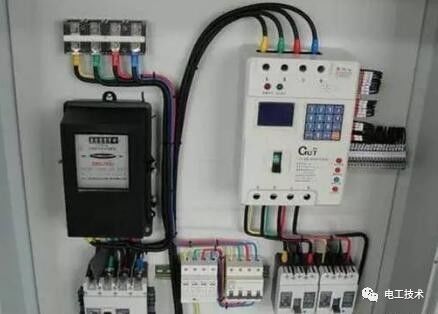 分析了配電箱的內部結構，誰能理解它？